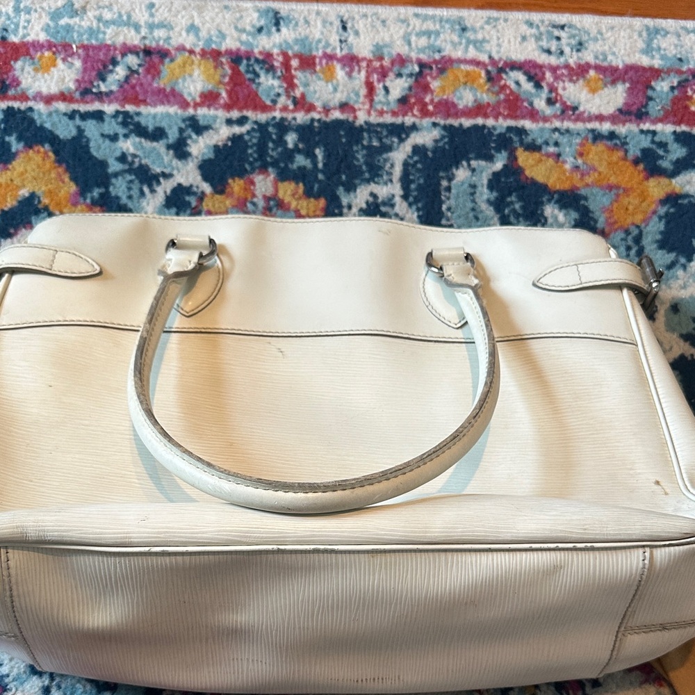 Elegant White Leather Louis Vuitton Tote Bag